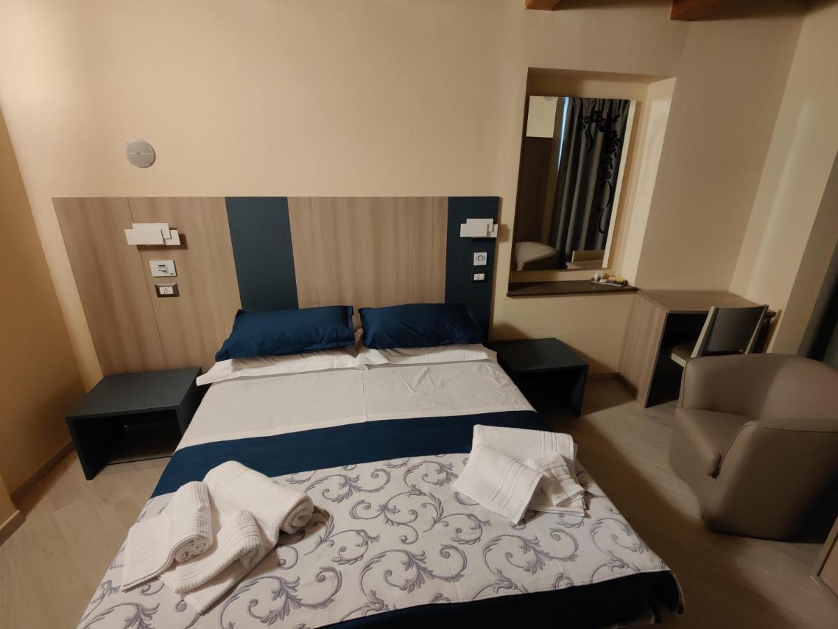 Dimora Del Corso Hotel Rotonda Cameră foto