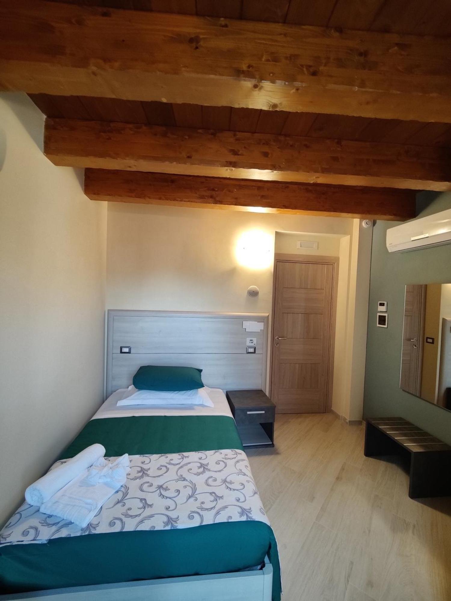 Dimora Del Corso Hotel Rotonda Cameră foto
